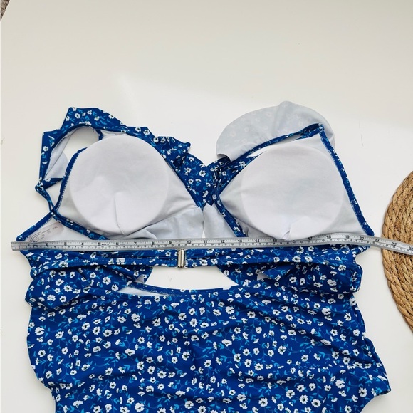 Blue Ditsy‎ Floral Print V Neck Plus Size One-Pieces 3XL(18) - Picture 8 of 12